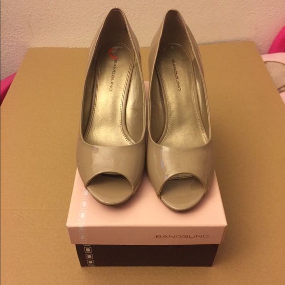 bandolino nude heels
